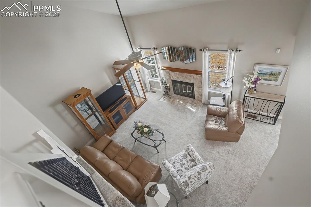 Image 22 of 41: Living Room