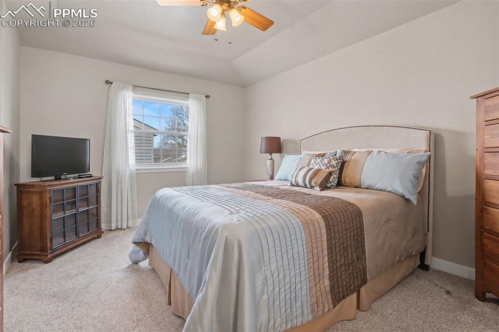 Image 29 of 41: Bedroom