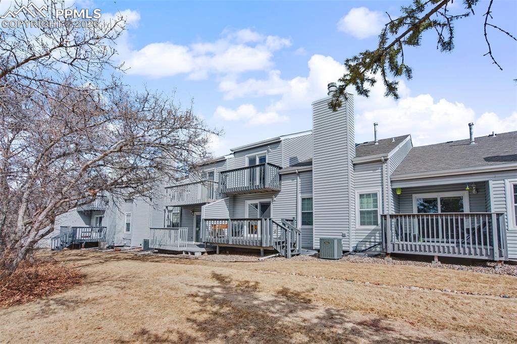 Image 39 of 41: Back of Structure