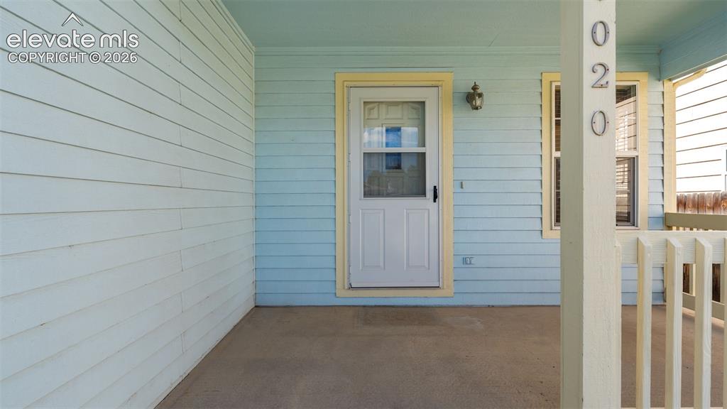 Image 4 of 32: Entry