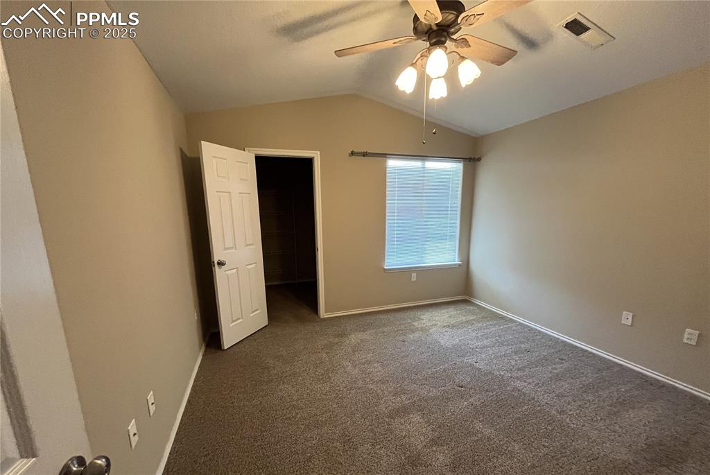 Image 7 of 16: Bedroom