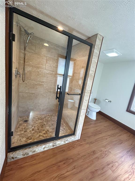 Image 23 of 30: Bathroom