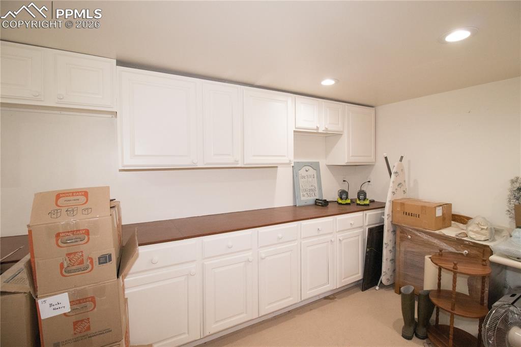 Image 24 of 30: Kitchen