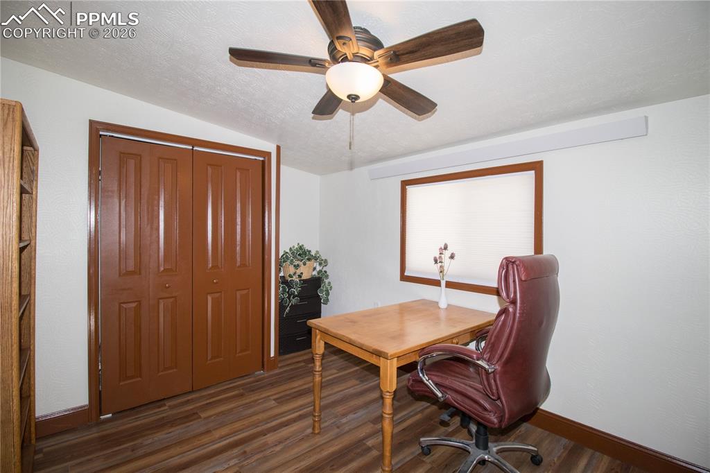 Image 5 of 30: Office