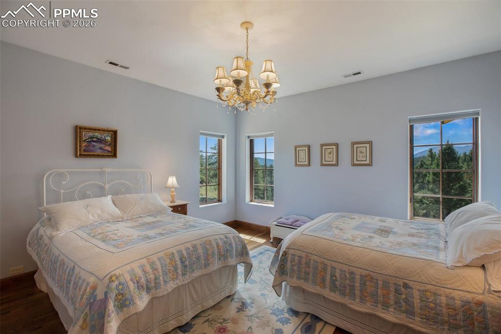Image 32 of 50: One of two bedrooms served by a Jack