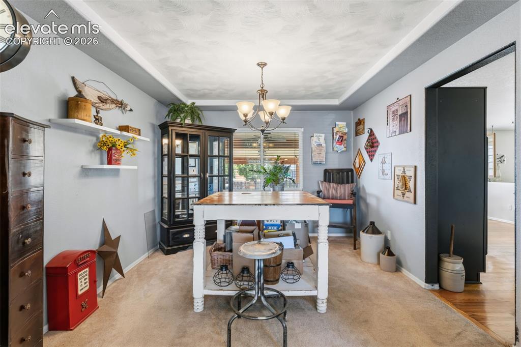 Image 16 of 46: Dining Area