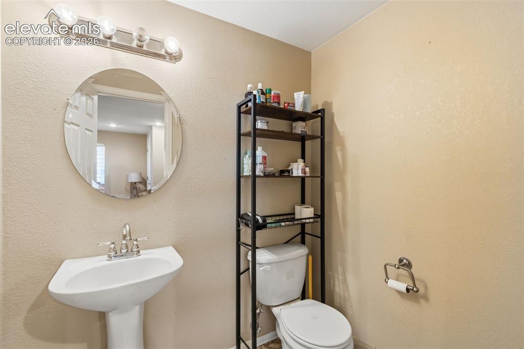 Image 29 of 46: Bathroom