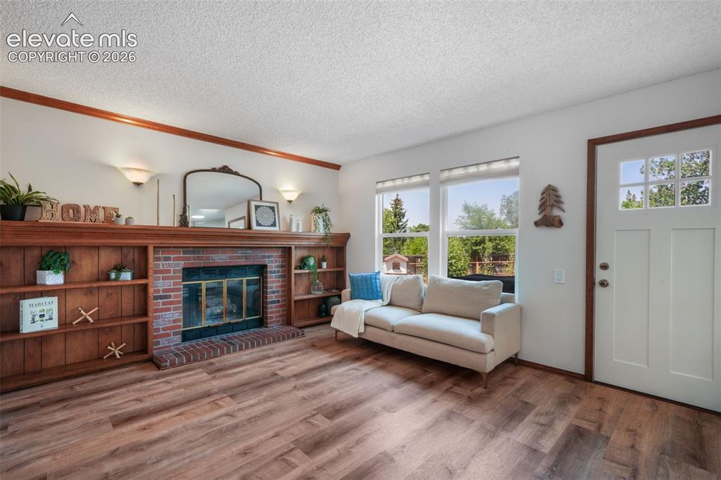 Image 15 of 50: Living Room