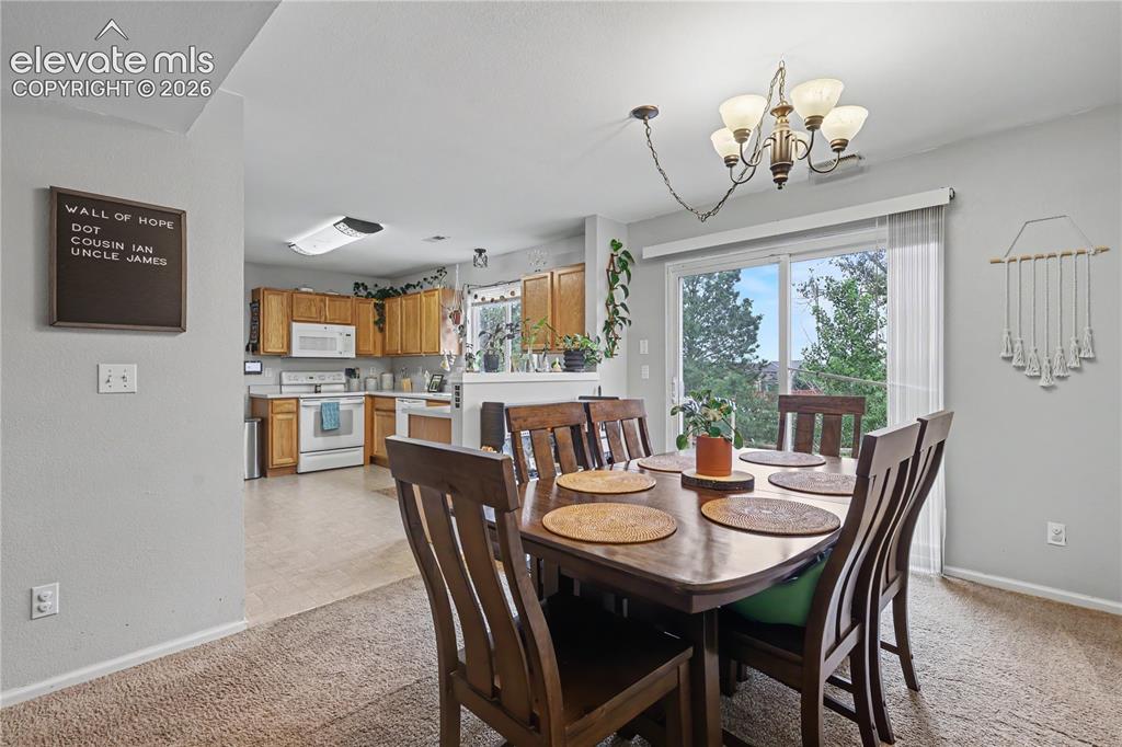 Image 15 of 36: Dining Area