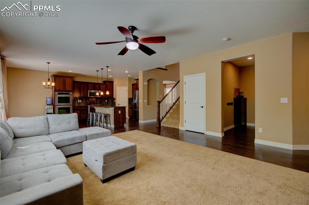 Image 13 of 50: Open concept