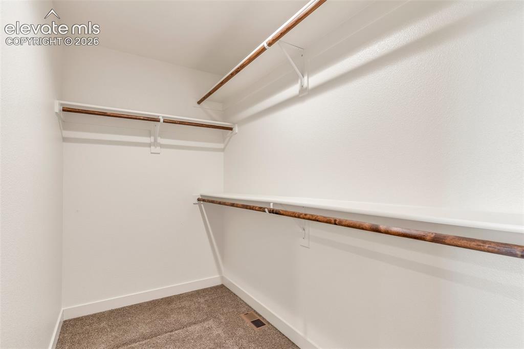 Image 20 of 32: Closet