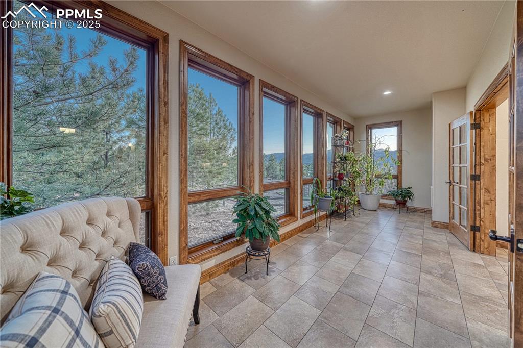 Image 17 of 50: Sun Room