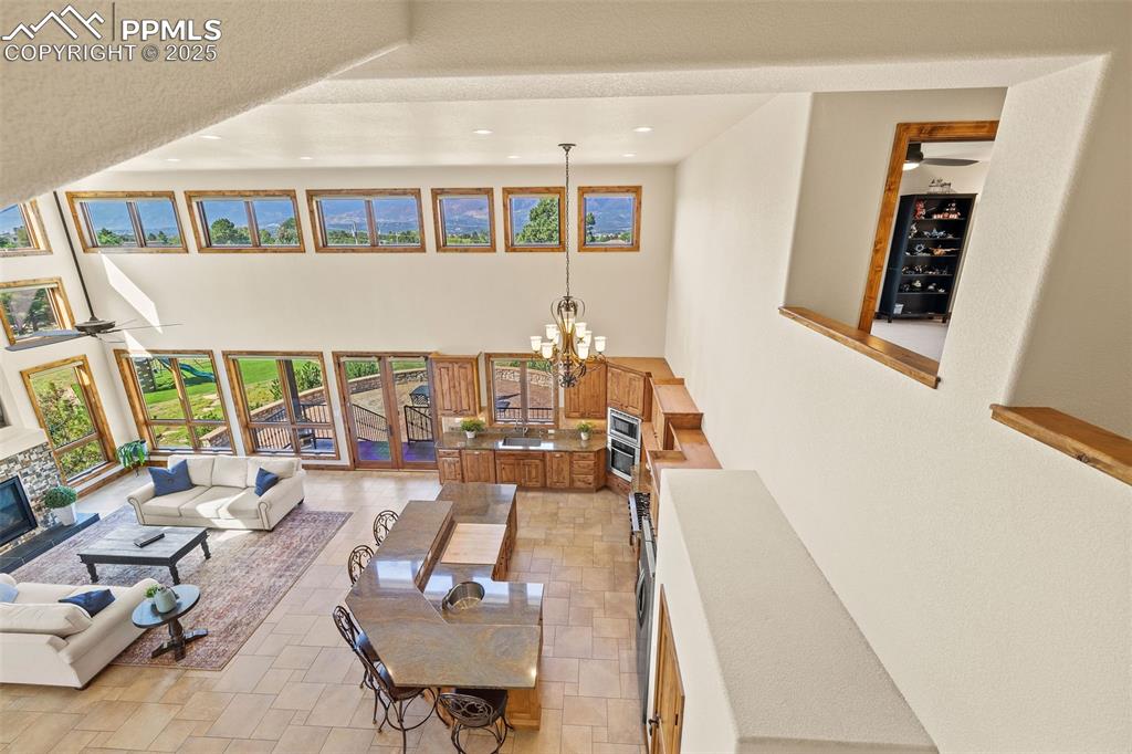 Image 37 of 50: Living Room