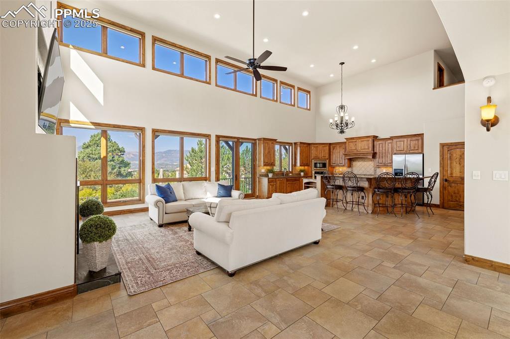 Image 8 of 50: Living Room