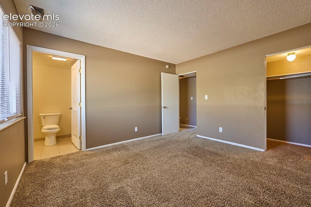 Image 18 of 36: Bedroom