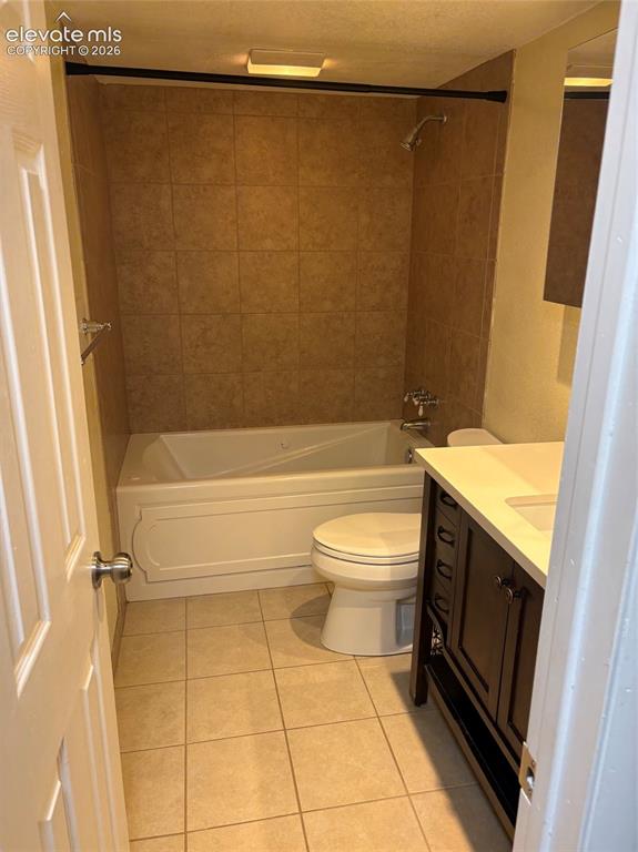 Image 21 of 36: Bathroom