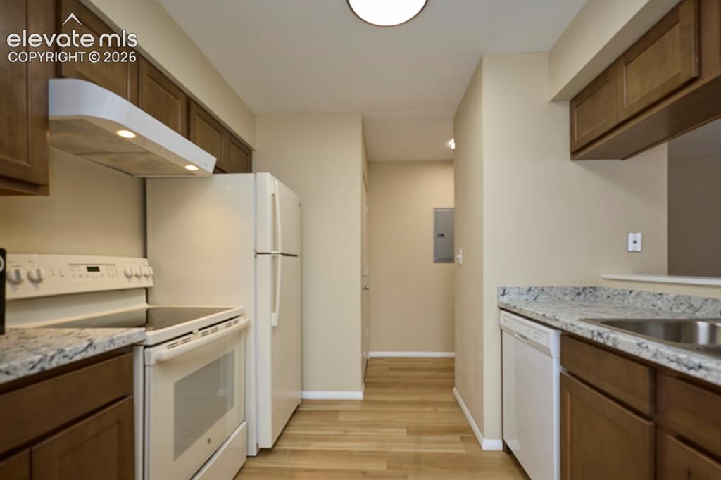 Image 3 of 36: Kitchen