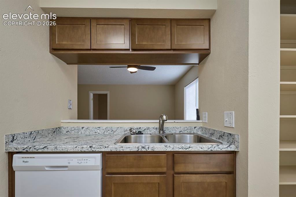 Image 5 of 36: Kitchen