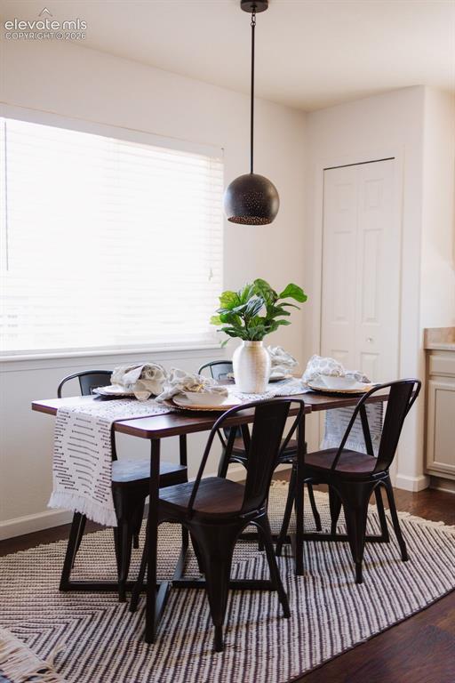 Image 17 of 47: Dining Area