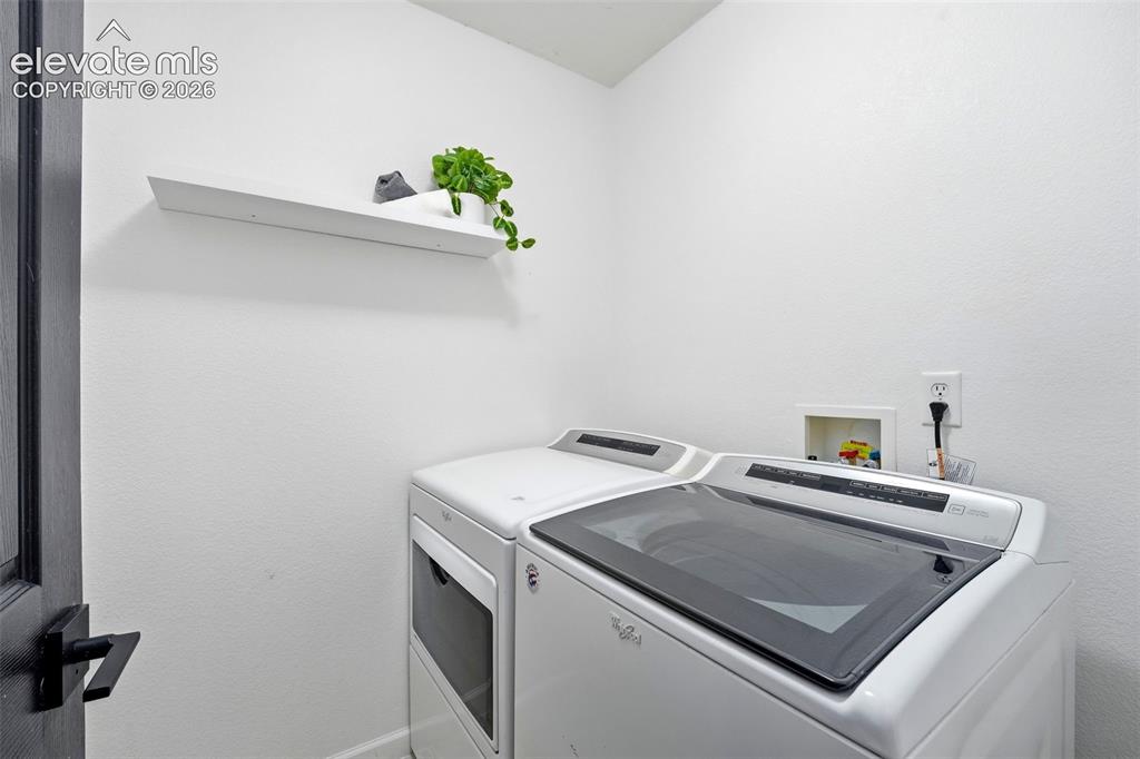 Image 27 of 47: Laundry