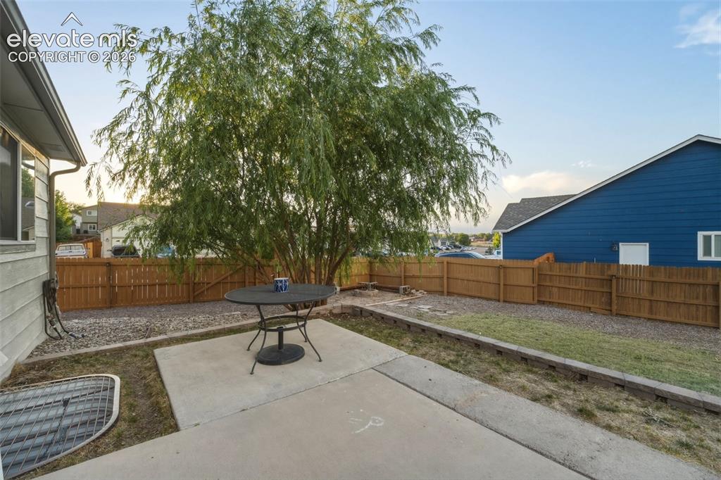 Image 41 of 47: Patio