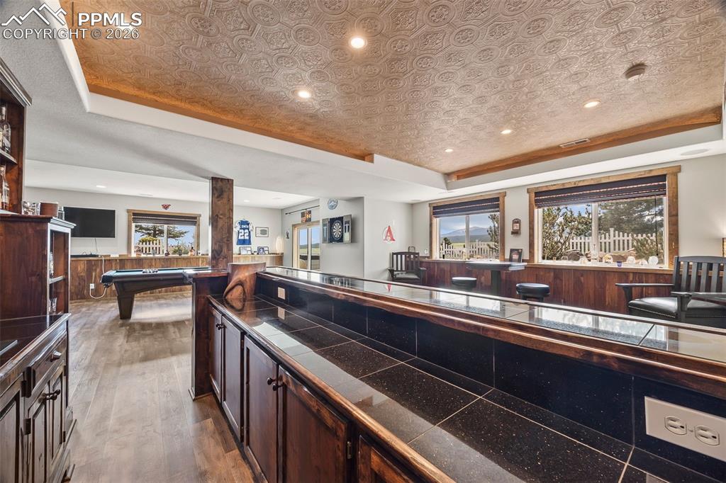 Image 14 of 40: Living Room