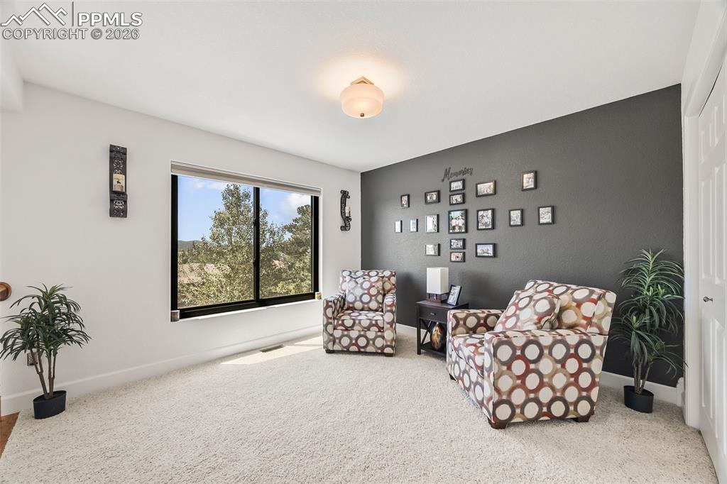 Image 31 of 40: Bathroom