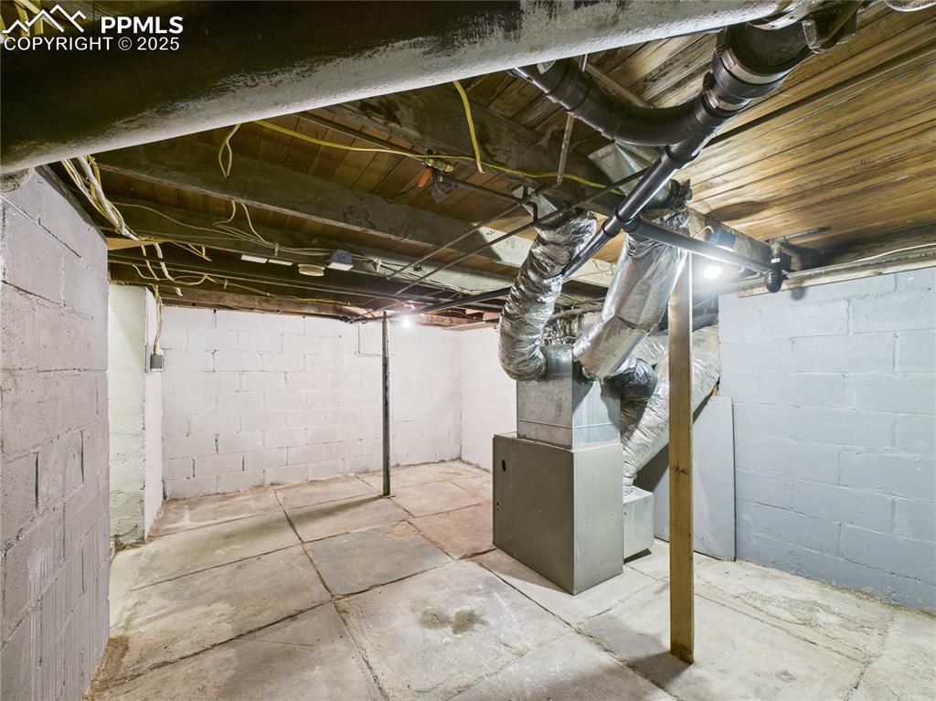 Image 21 of 27: Basement