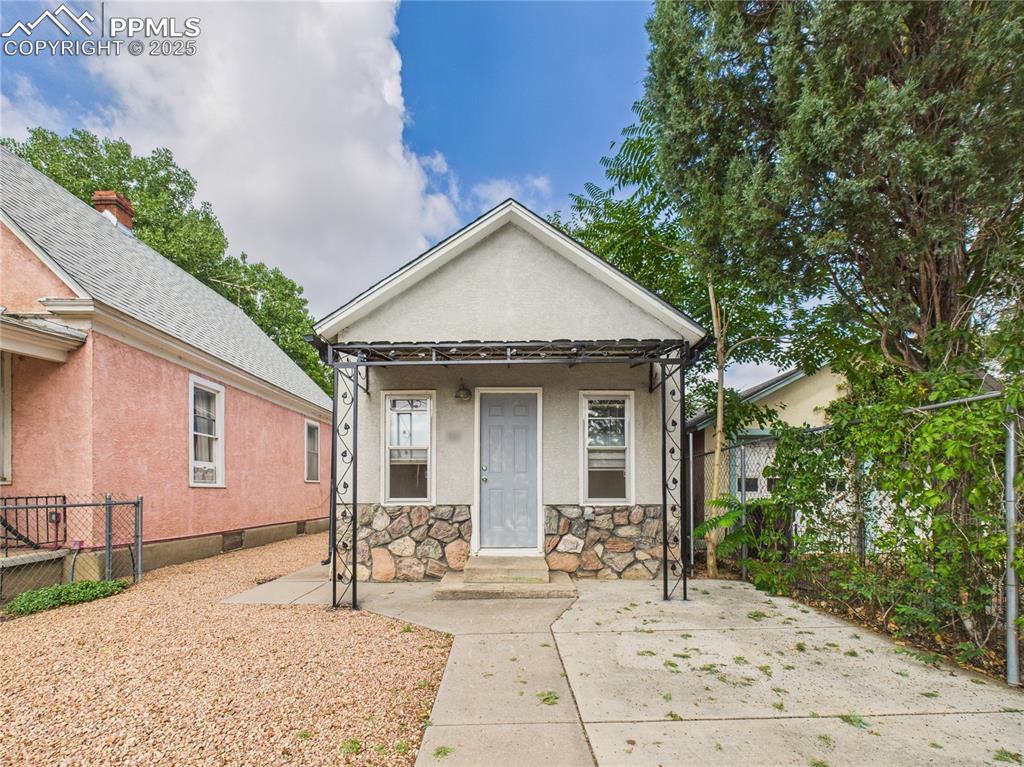 Image 4 of 27: Front of Structure