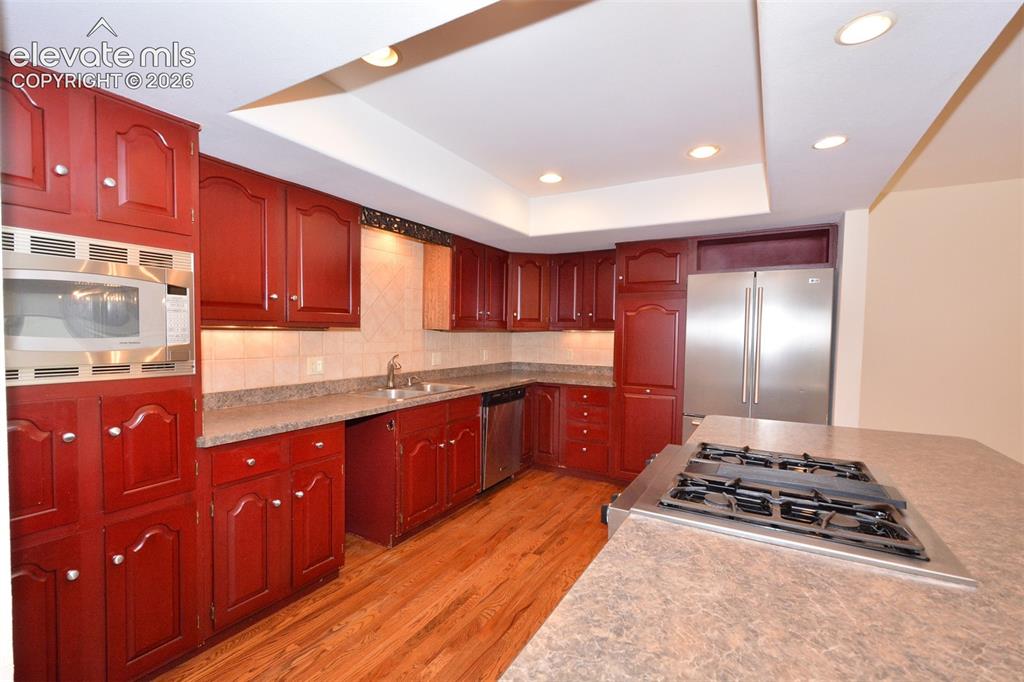 Image 10 of 29: Kitchen