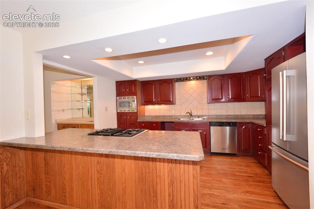 Image 12 of 29: Kitchen