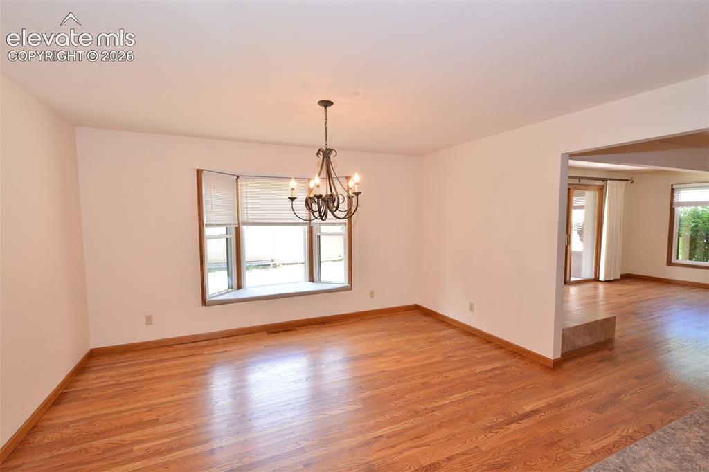 Image 13 of 29: Dining Room