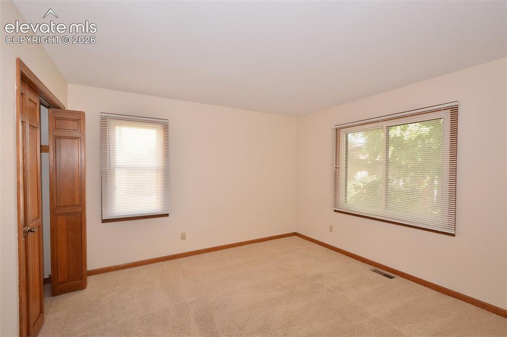 Image 20 of 29: Bedroom