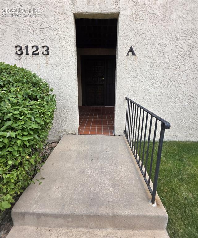 Image 3 of 6: Entry