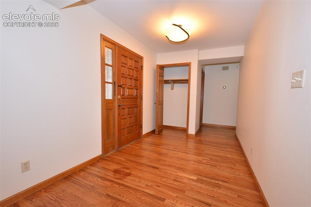 Image 5 of 29: Entry