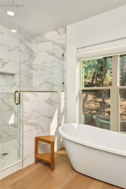 Image 15 of 50: Bathroom