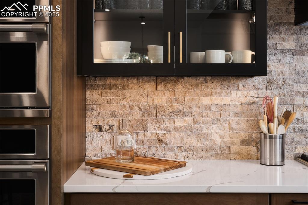 Image 39 of 50: Kitchen