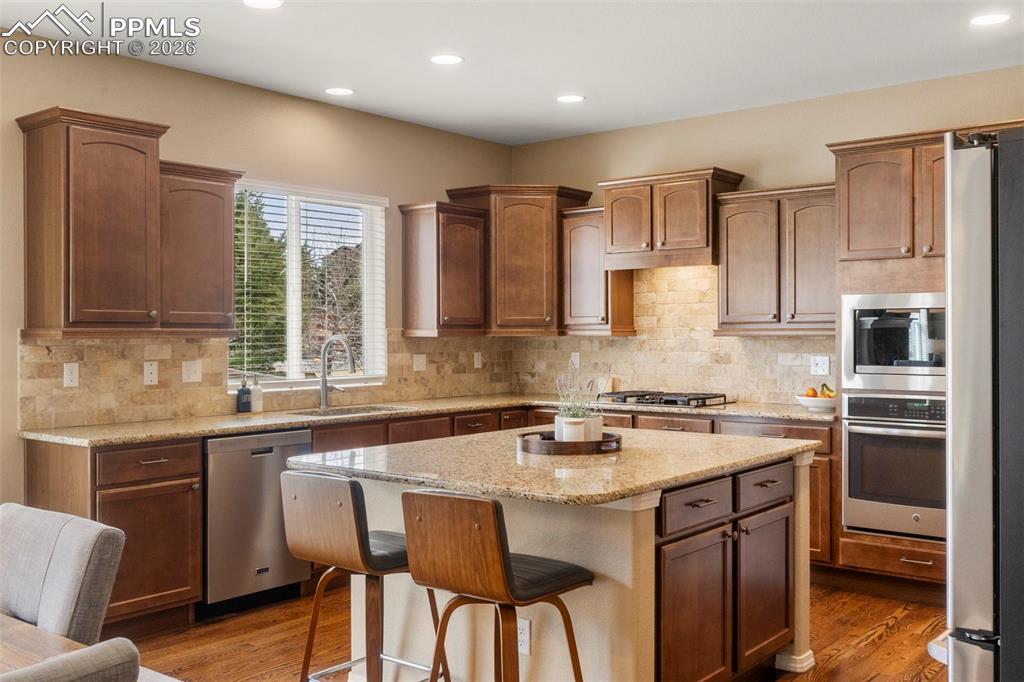 Image 11 of 49: Kitchen