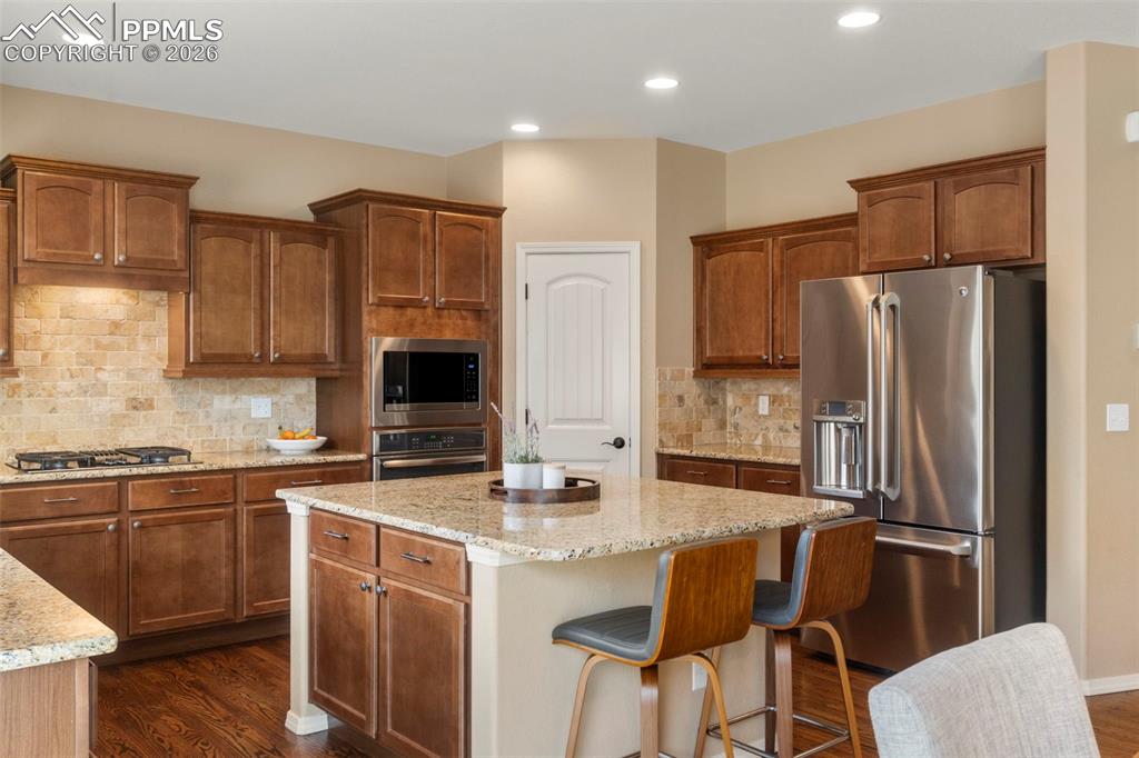 Image 12 of 49: Kitchen