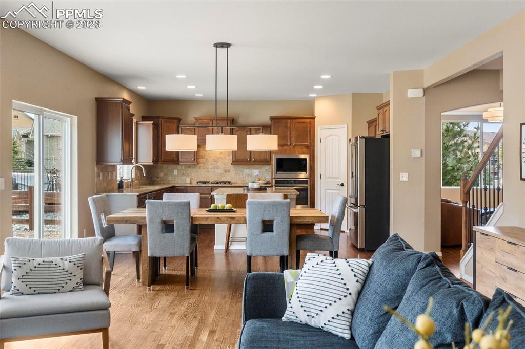 Image 17 of 49: Living Room