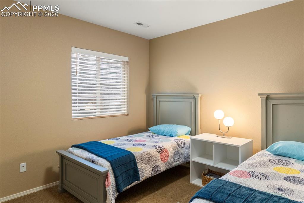 Image 33 of 49: Bedroom