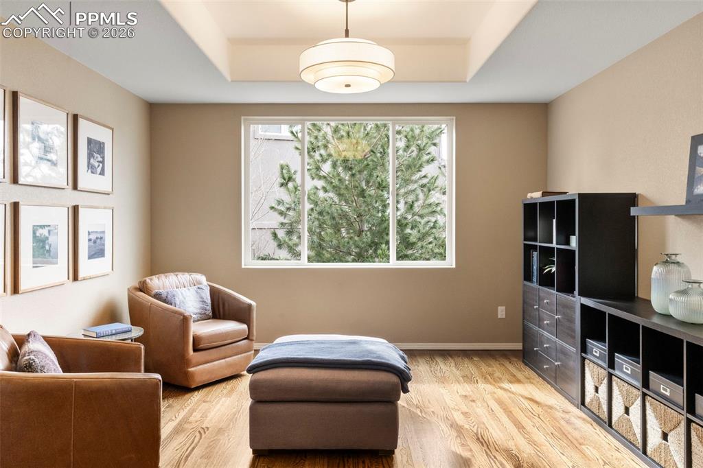 Image 7 of 49: Sitting Room