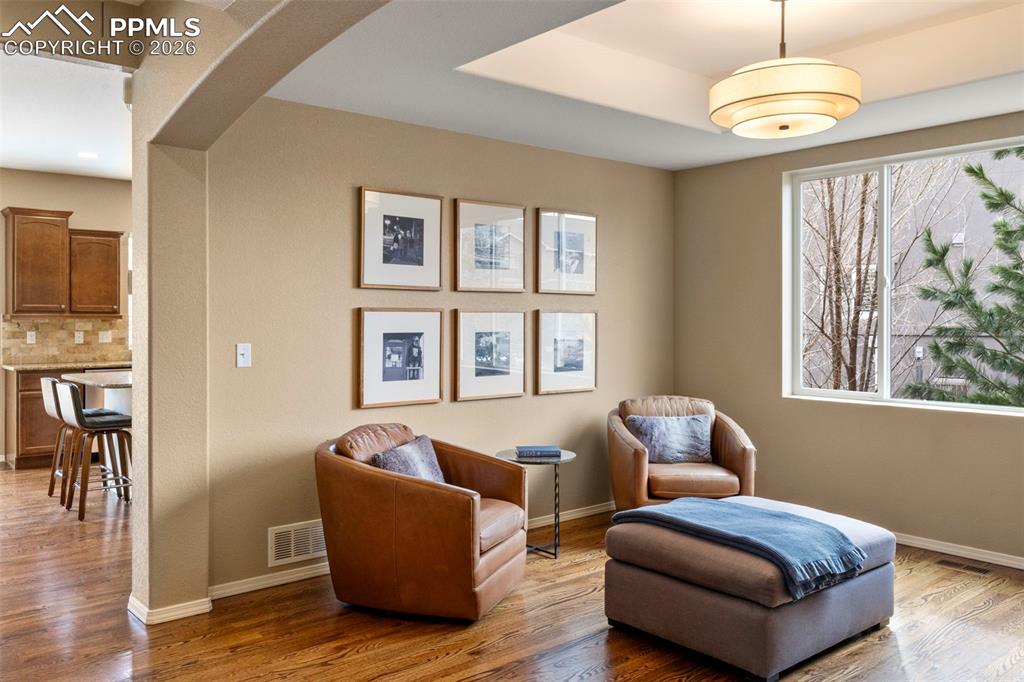 Image 8 of 49: Sitting Room