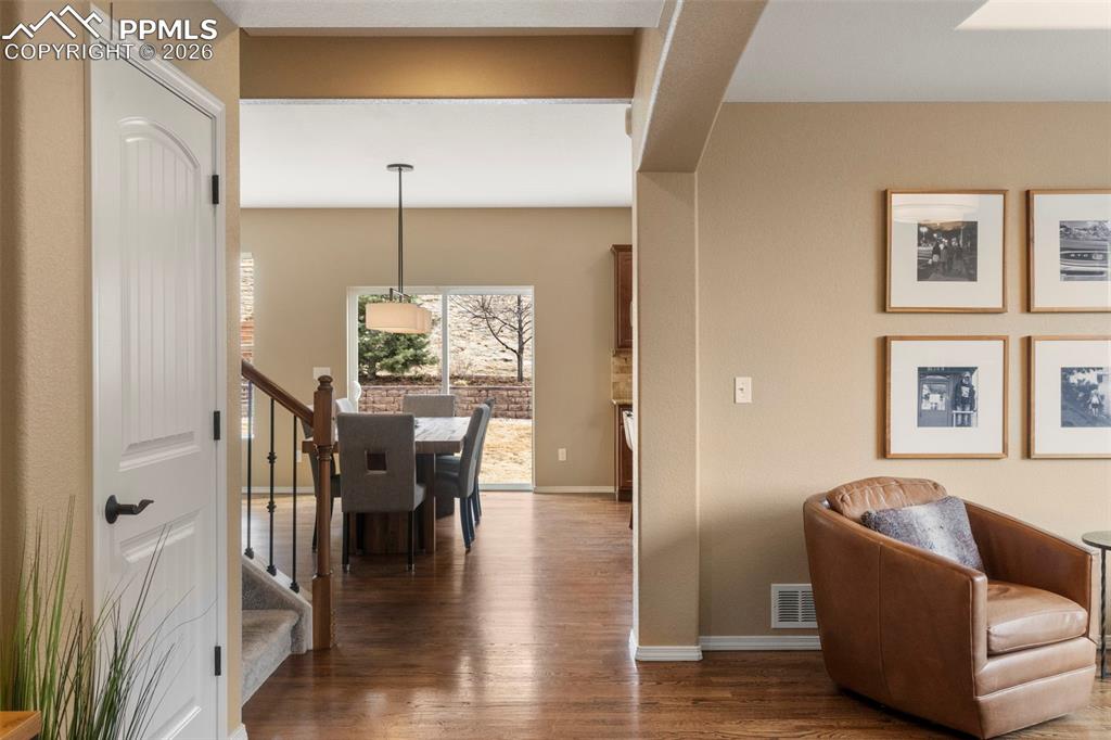 Image 9 of 49: Entry