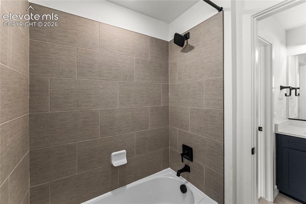 Image 18 of 29: Bathroom