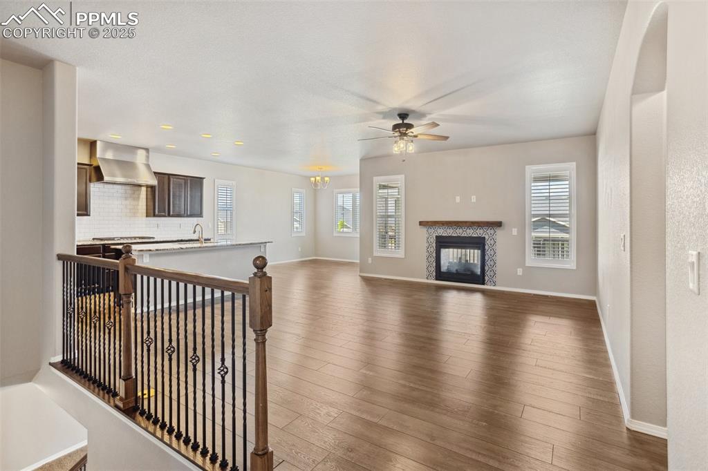 Image 11 of 44: Living Room