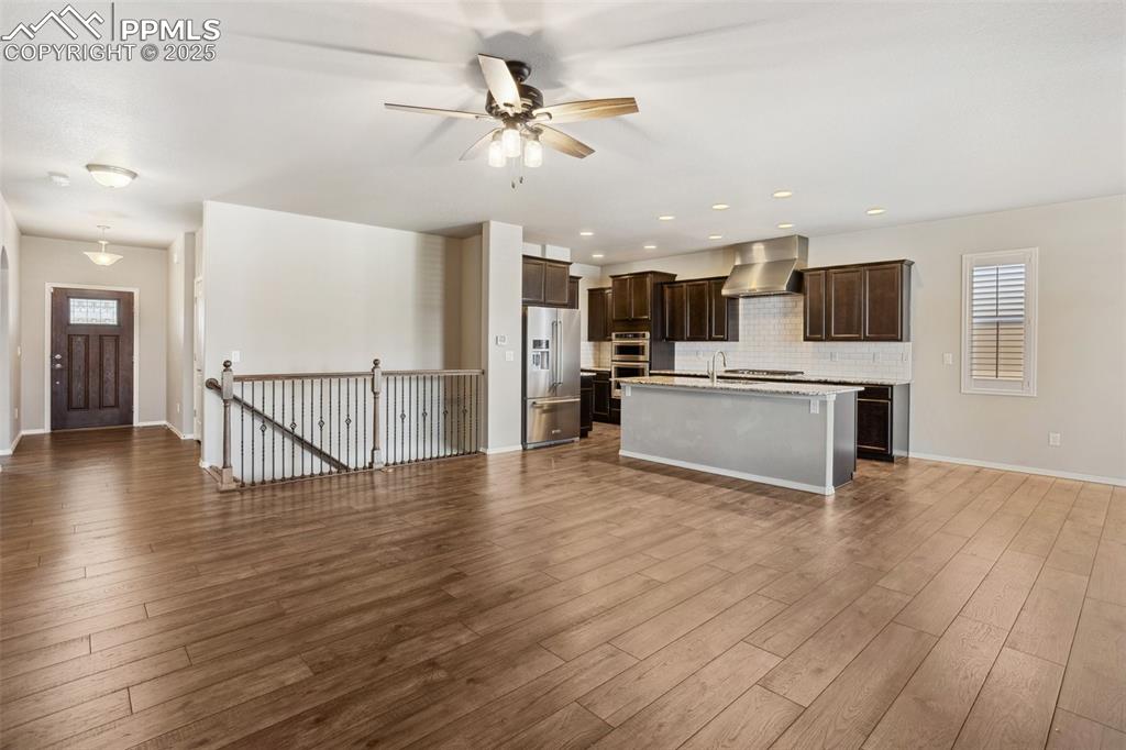 Image 14 of 44: Kitchen