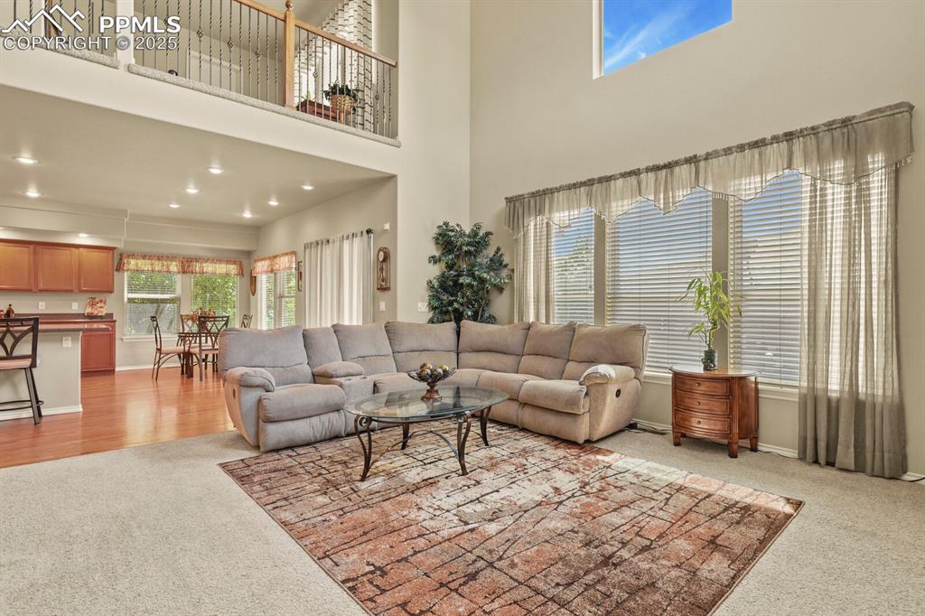 Image 18 of 50: Living Room
