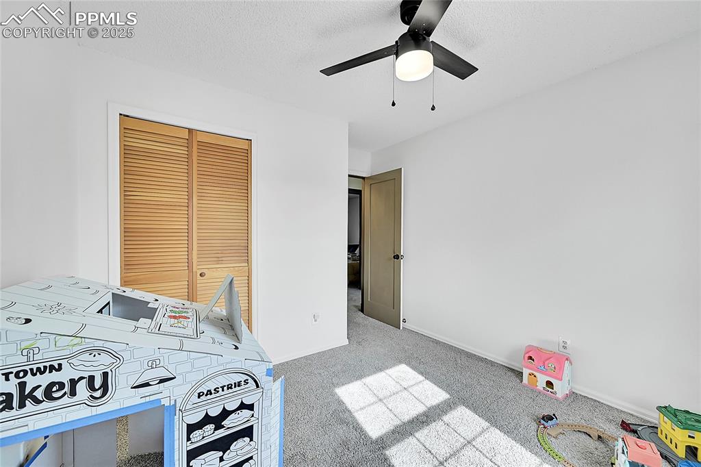 Image 21 of 45: Bedroom