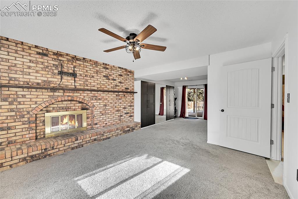 Image 25 of 45: Family Room